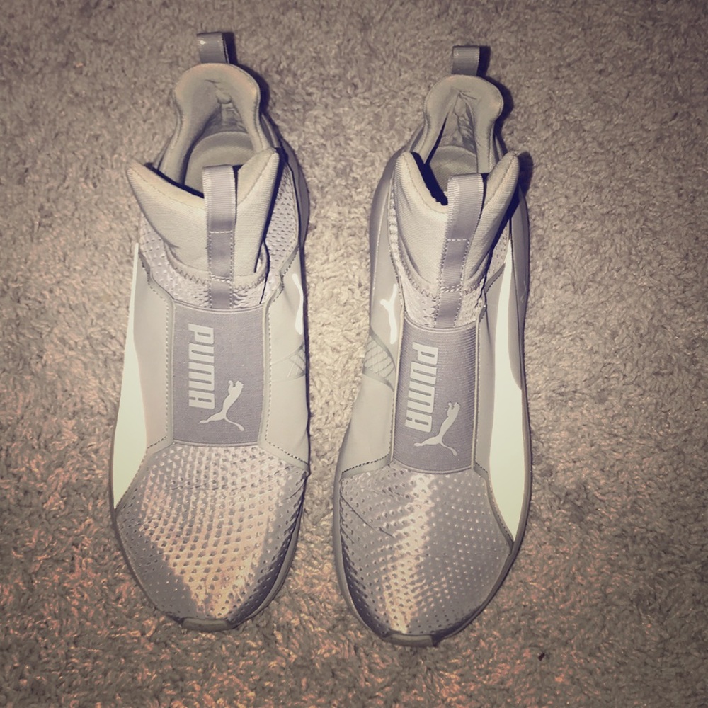 Sport shoes